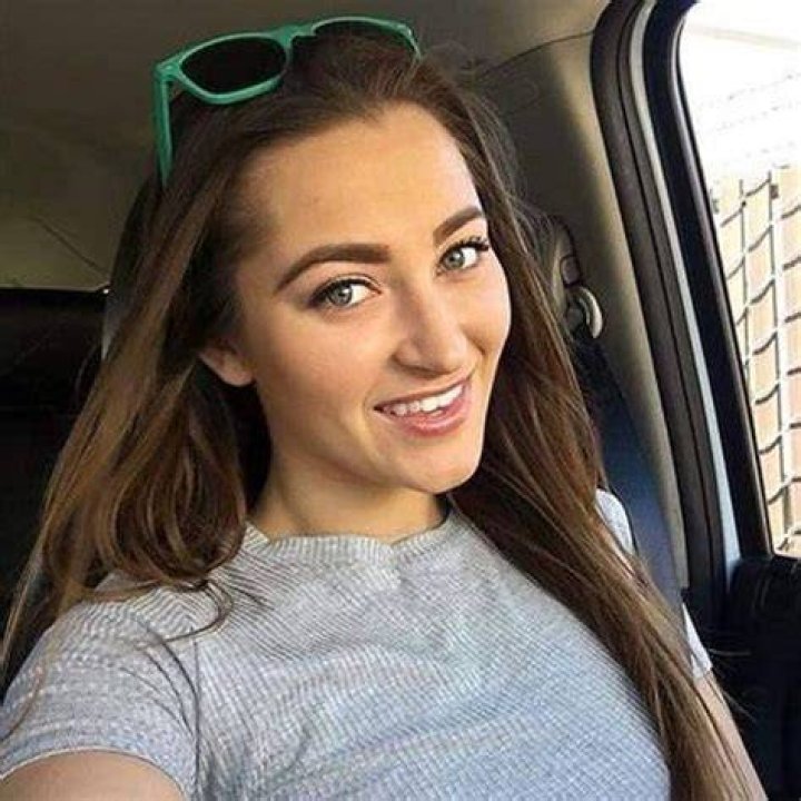 [100+] Dani Daniels Wallpapers