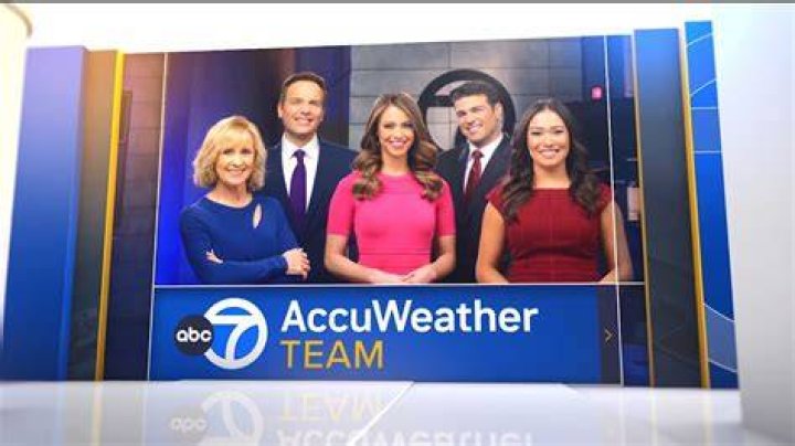 ABC 7 Chicago (WLSTV) anchor, Cheryl Burton was once married to Jim