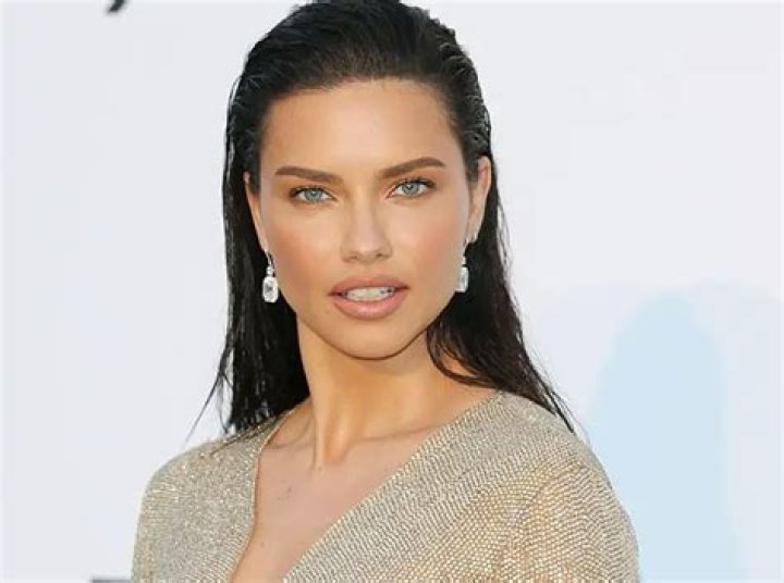 Adriana Lima Wiki 2021 Net Worth, Height, Weight, Relationship & Full