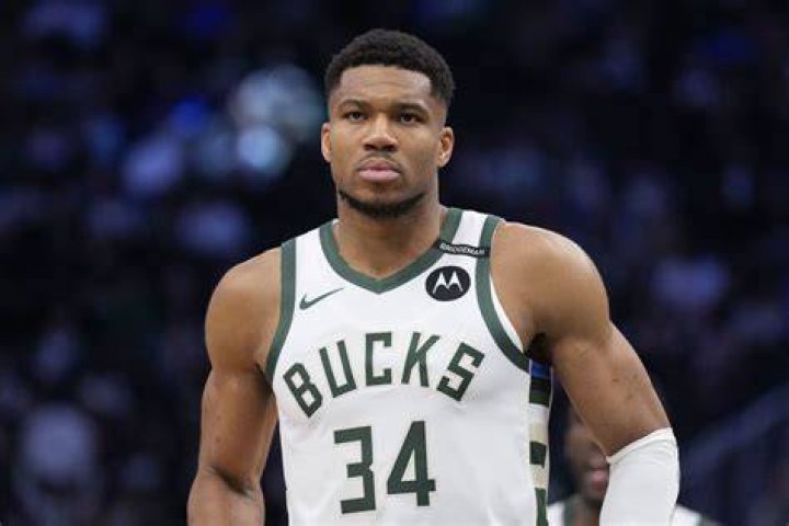 All About Giannis Antetokounmpo's Parents, Charles and Veronica