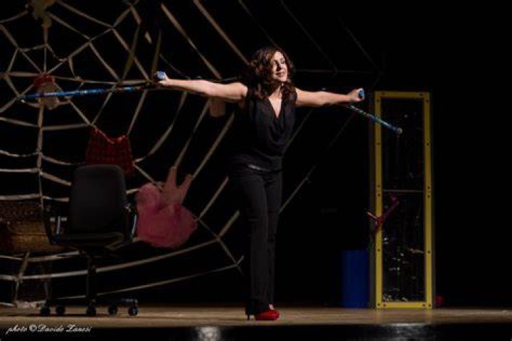 Antonella Ferrari, sul palco una donna pi&ugrave; forte di tutto Retroscena