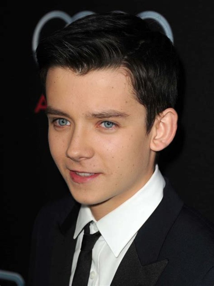 Asa Butterfield biography, age, height, net worth, girlfriend 2024