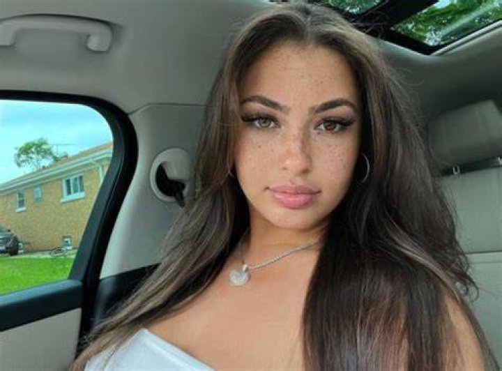 Ash Kash (Model) Bio, Age, Boyfriend, Height, Nationality & OnlyFans