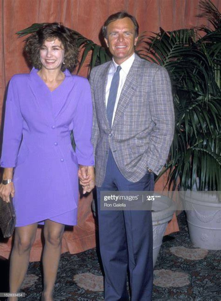 Beverly Archer Bio, Husband (Robert Bernard), Death, Family and Net