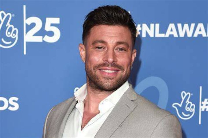 Blue star Duncan James shares VERY rare photo of daughter as he