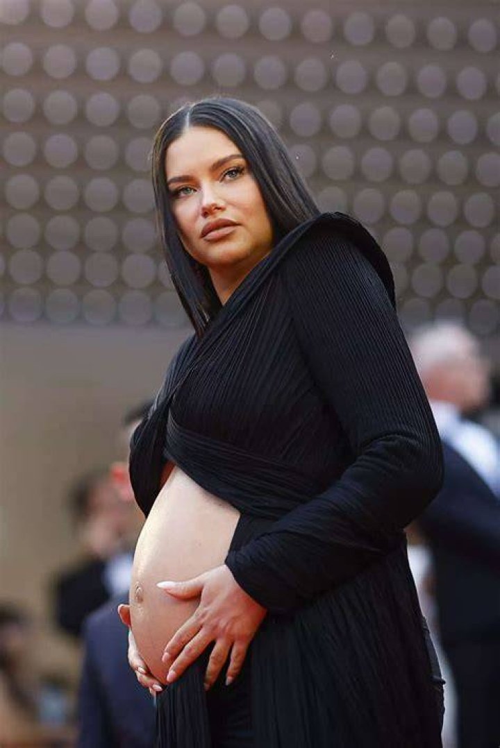 Brazilian Model Adriana Lima Weight Gain Reason Pregnant With Her Third Baby!