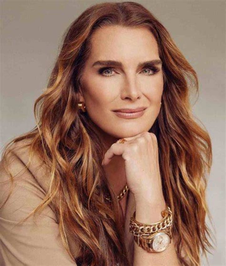 Brooke Shields' daughter wears Golden Globes gown to prom