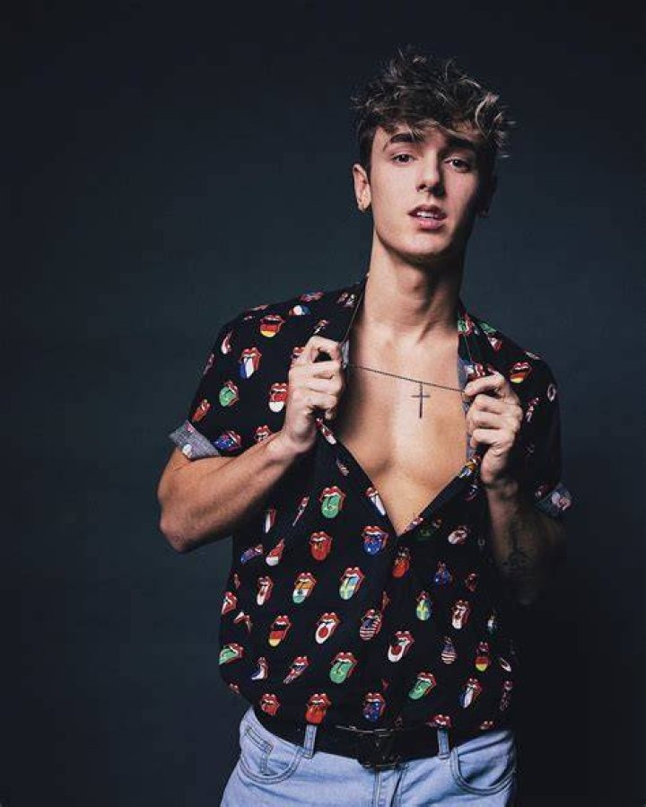 Bryce Hall Height / Bryce Hall Age, Height, Net Worth, Weight
