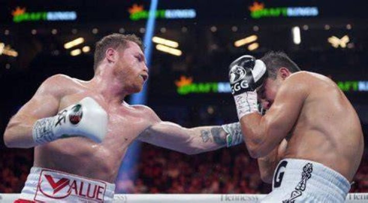 Canelo Alvarez stops Gennady Golovkin in a unanimous decision victory