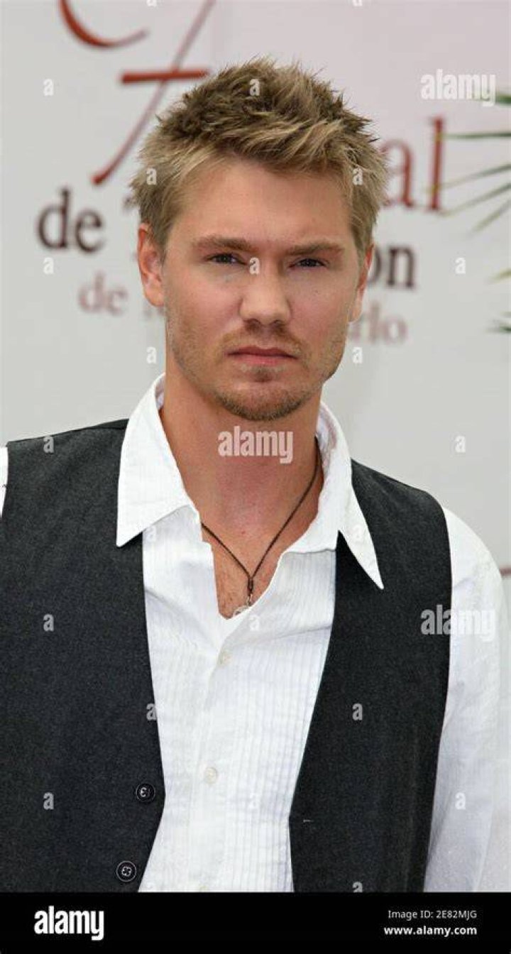 Chad Michael Murray's Wife Takes a Swipe at Sophia Bush