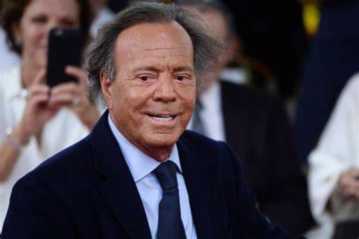 C&oacute;mo se conocieron Julio Iglesias y su esposa Miranda Rijnsburger MDZ