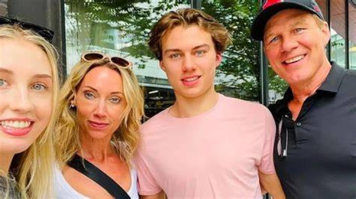 Connor Bedard Parents, Family, Age, Net Worth, Highlights