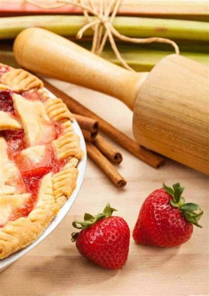 Do you need to refrigerate strawberry rhubarb pie?