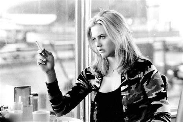 Does Alicia Silverstone Smoke, Birthchart, Smoking, Religion, Husband