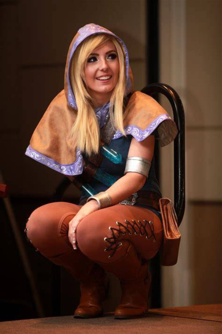 Does the 33 Years American Cosplay Celebrity Jessica Nigri Have Boyfriend; Know Her Affairs
