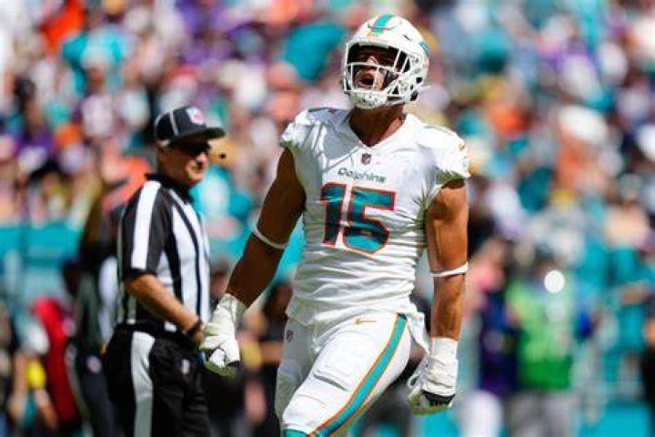 Dolphins linebacker Jaelan Phillips credits love of music to his world