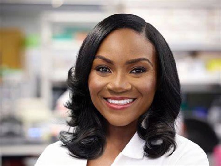 Dr. Kizzmekia Corbett Bio, Wiki, Age, Family, Husband, COVID-19 Vaccine, and Net Worth. ·