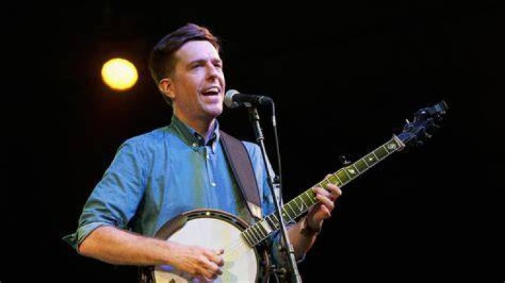 Ed Helms on His Bluegrass Supergroup and Banjo-Plucking Skills |