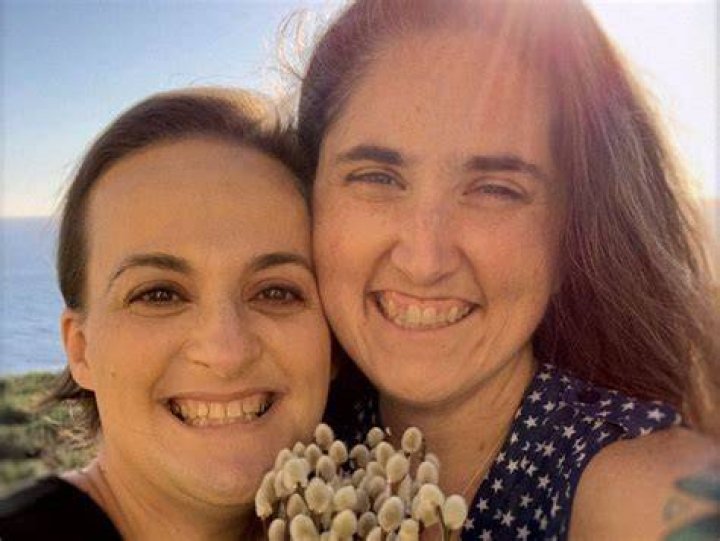 Elisabeth Finch From Greys Anatomy Is Under Investigation As Wife Jennifer Beyer Accuses Of ·