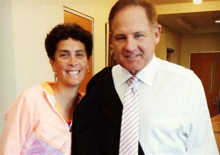 Family of Coach Les Miles Wife, Kids, Siblings, Parents BHW