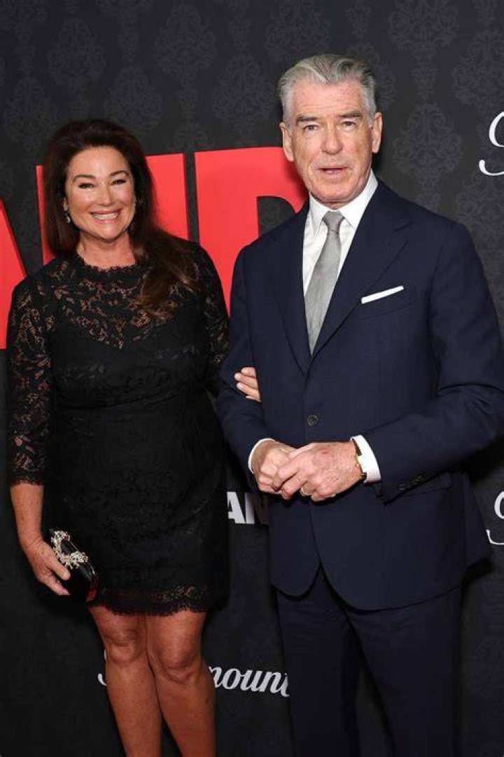 How Keely Shaye Smith (Second Wife of Pierce Brosnan) Lost over 100