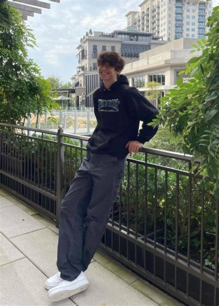 How tall is Jacob Day? Exploring height of TikTok star who was rumored