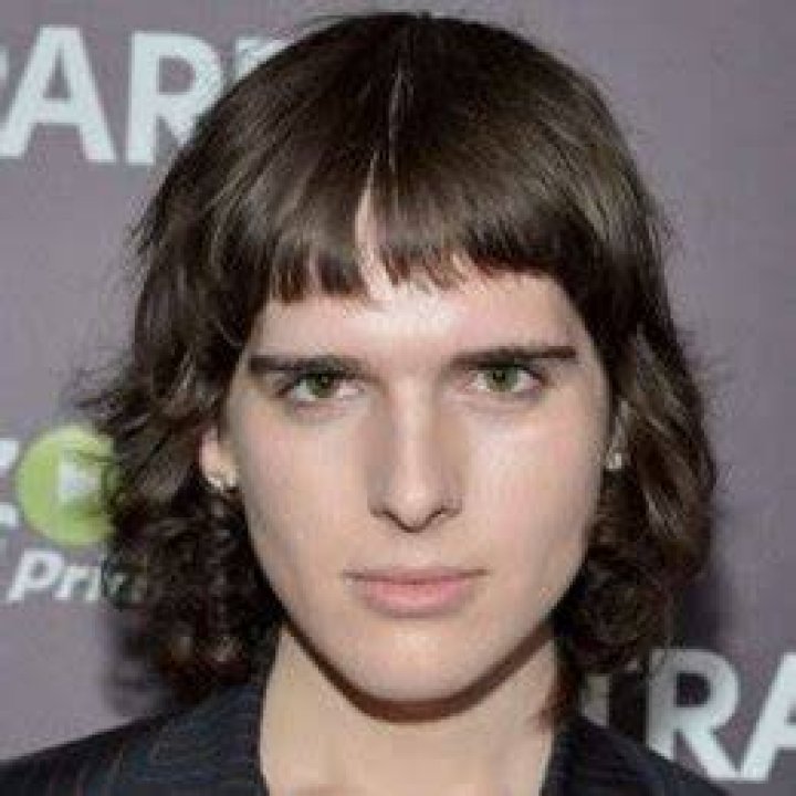 Is Hari Nef married? ·
