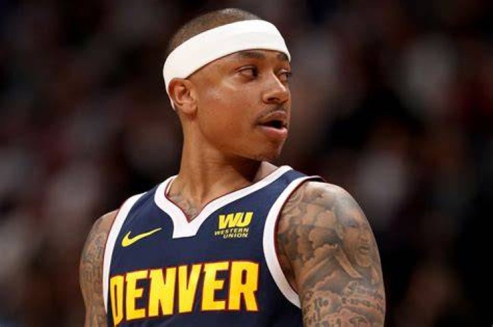 Isaiah Thomas reacts on Calvin Abueva clothesline 'I woulda beat his