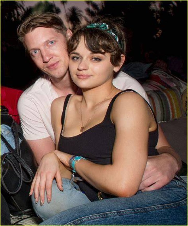 Joey King with her boyfriend Steven Piet out in Los Angeles01 GotCeleb