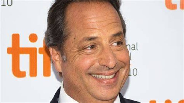 Jon Lovitz tweet exposes antiSemitic prank by 3 teenage girls, gets