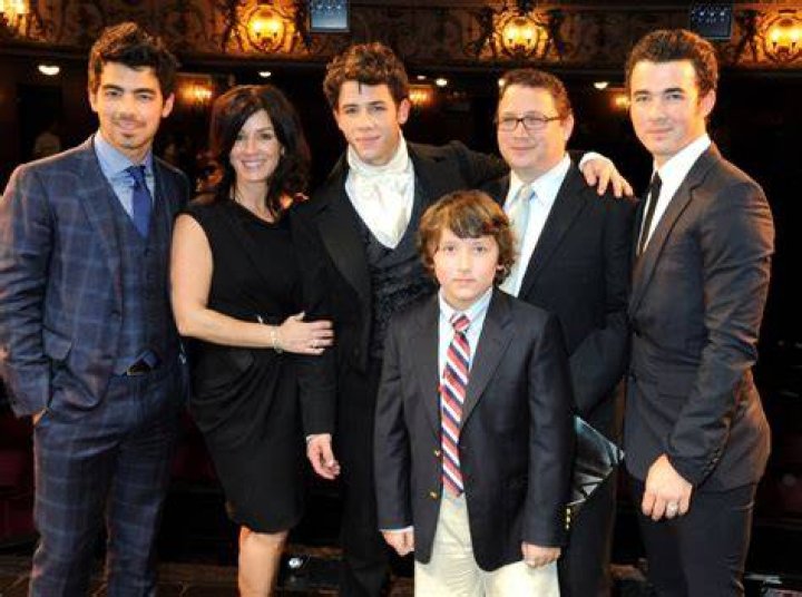 Jonas Brothers Family Pictures POPSUGAR Celebrity Photo 7