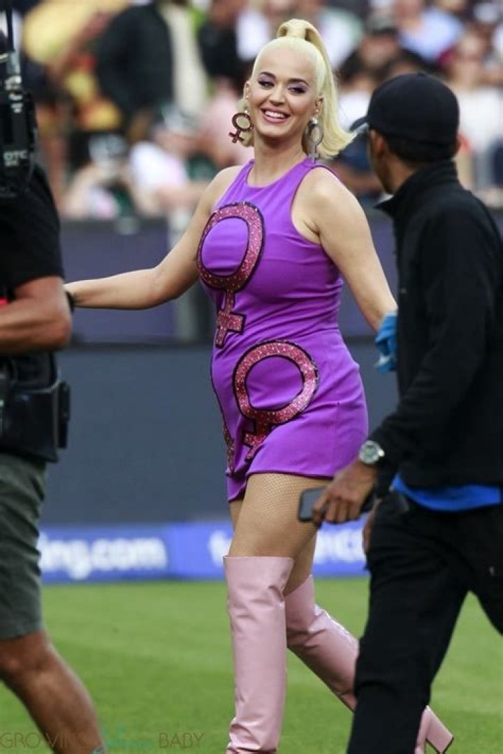 Katy Perry Shows Off Growing Baby Belly in Melbourne Photos POPSUGAR