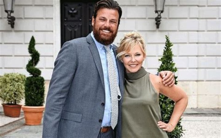 Kelli Giddish and Lawrence Faulborn Pregnant Celebrities 2018