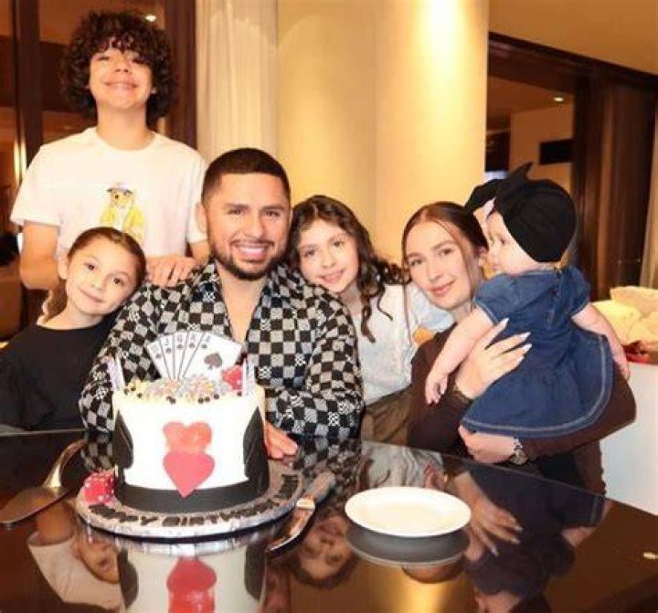 Kenia Ontiveros. 5 Kids. ·