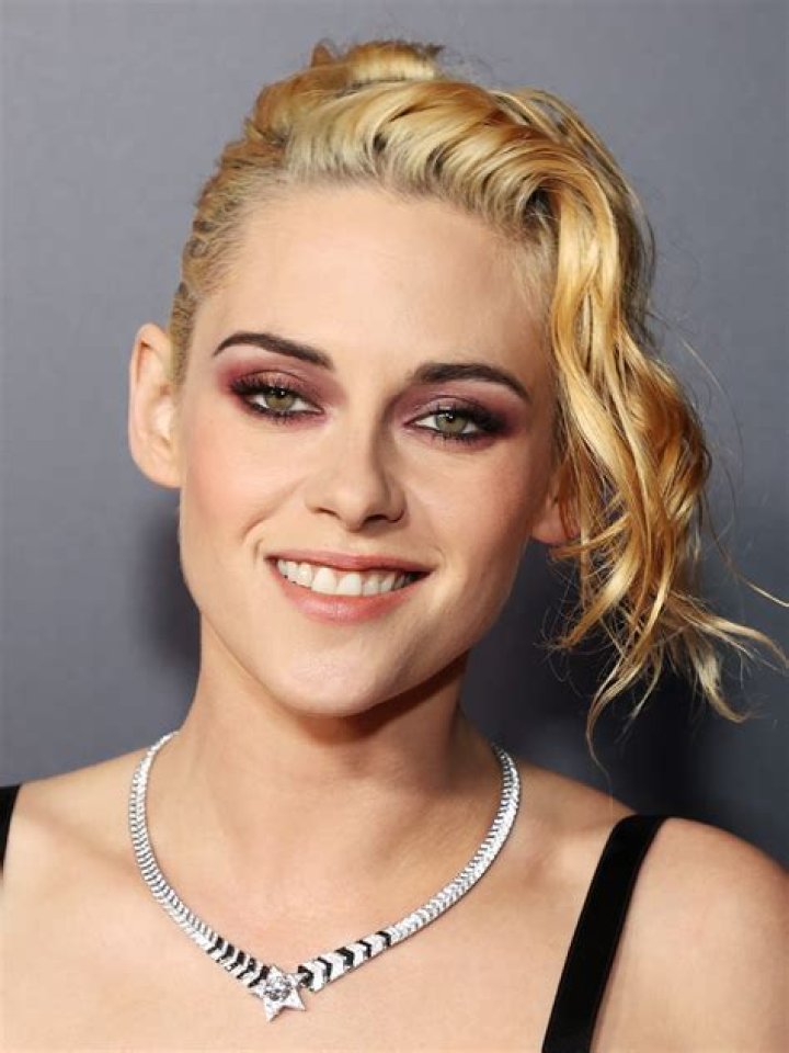 Kristen Stewart's mother 'granted a restraining order against neighbour