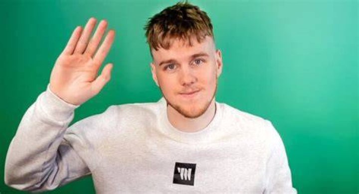Lachlan Power YouTuber, Bio, Wiki, Age, Height, Family, Girlfriend, Power, And Net Worth ·