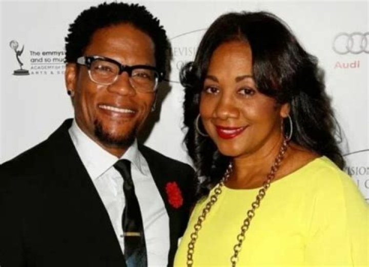 Ladonna Hughley - Bio, Age, Net Worth, Height, Single, Nationality, Career ·