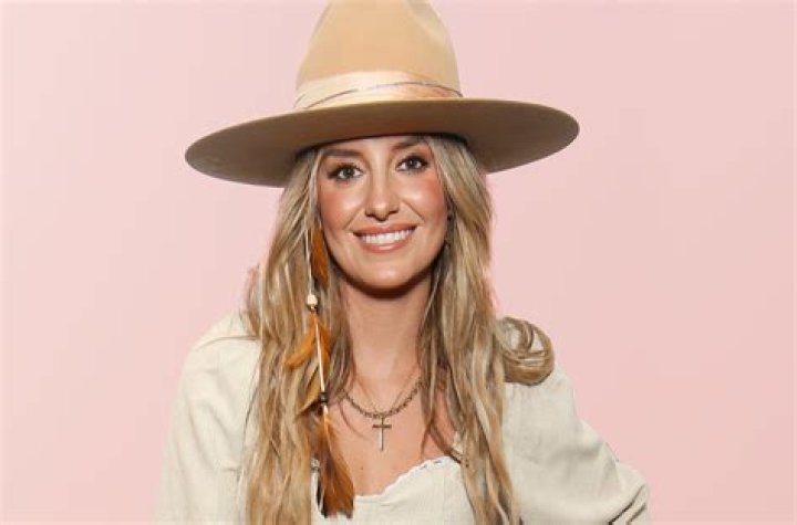 Lainey Wilson Net Worth 2024 Age, Music Sales and Assets