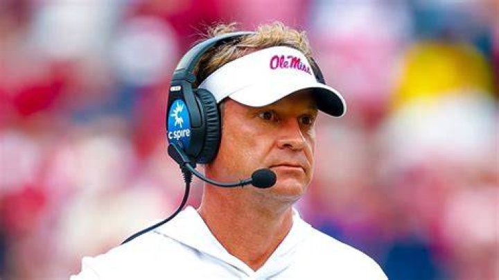 Lane Kiffin shouts out his girlfriend Sally Rychlak on national
