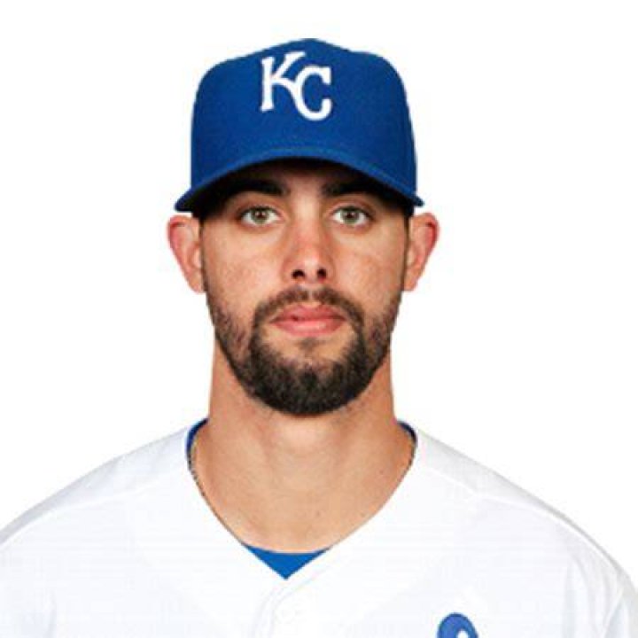 Liam Hendriks Bio, Age, Net Worth, Salary, Contract, MLB, Stats, Married, & Wife