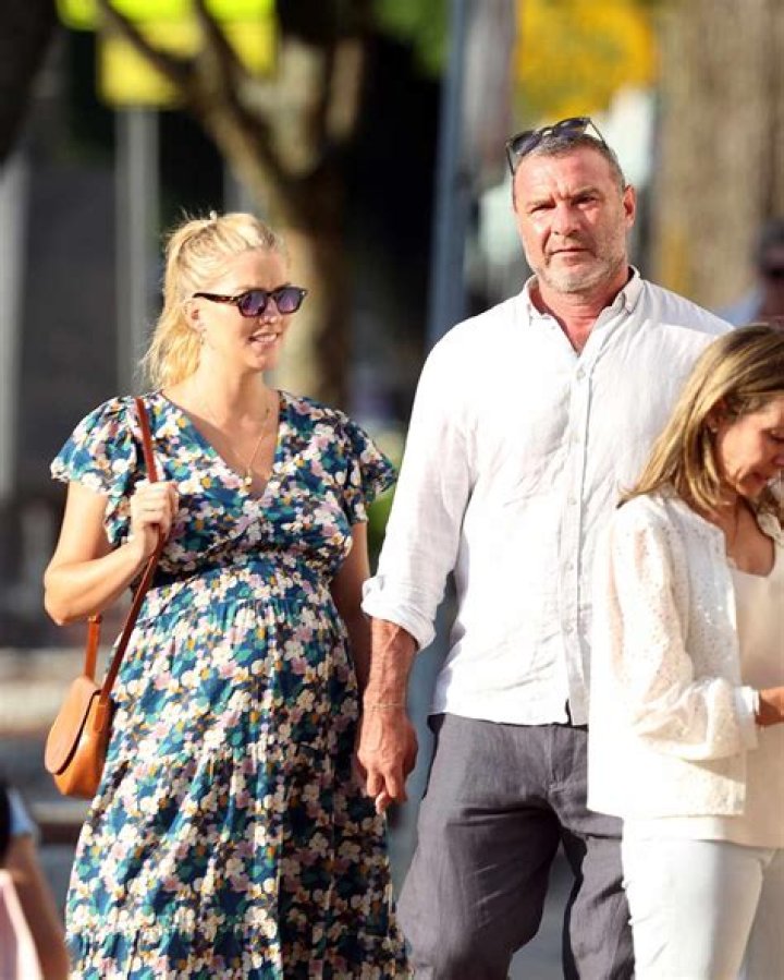 Liev Schreiber and girlfriend Taylor Neisen enjoy Labor Day in the Hamptons with some friends!