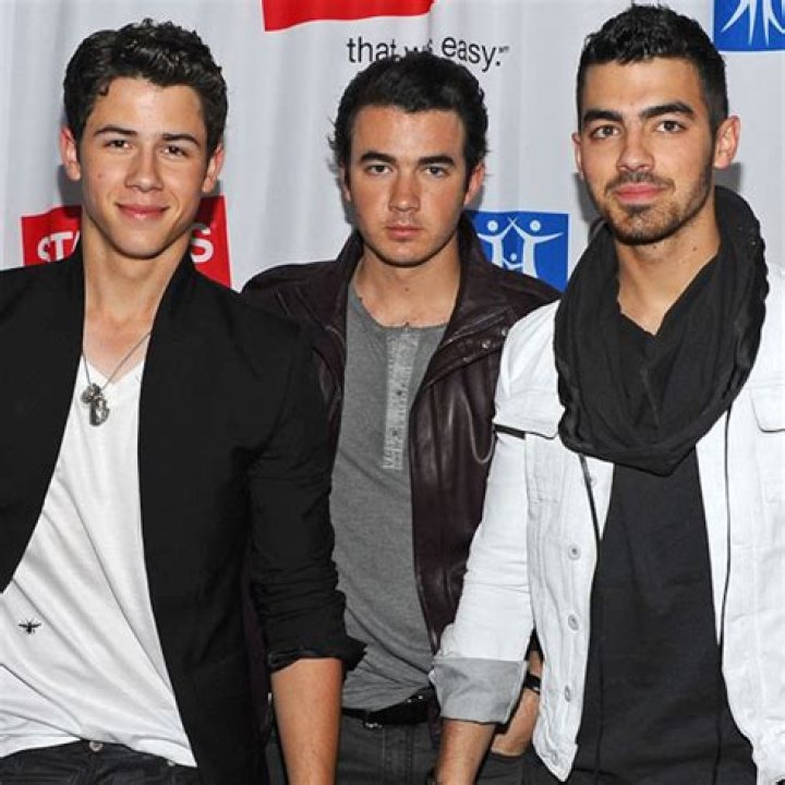 Listen Jonas Brothers Release Final Five Songs E! Online