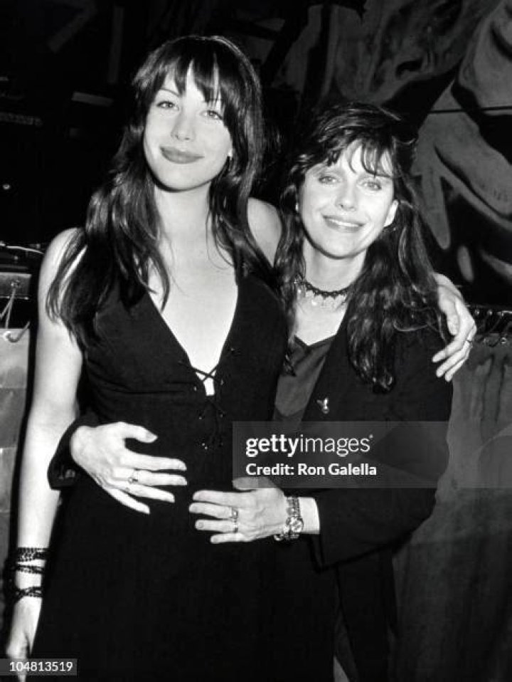 Liv Tyler & Bebe Buelll 1993 Liv Tyler Style, Liv Tyler 90s, Bebe Buell