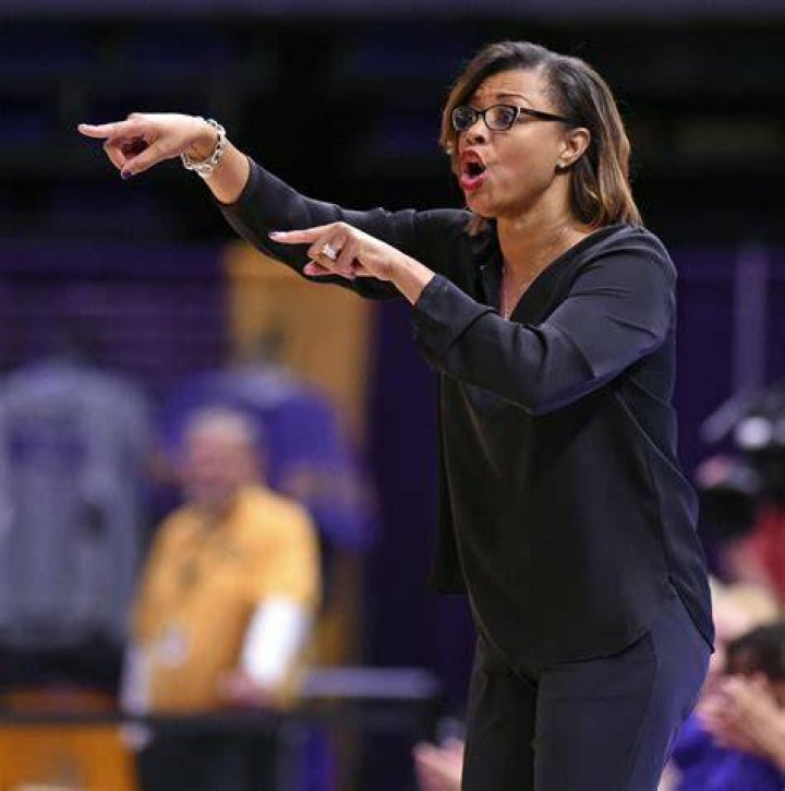LSU officially announces Nikki Fargas has stepped down as women's
