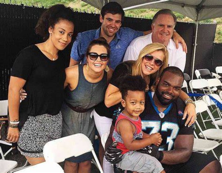 Michael Oher Family Pictures (2)