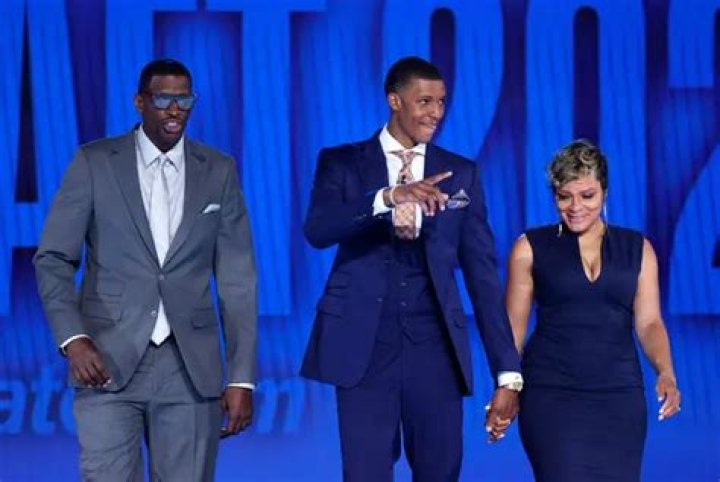 Mother Taneskia Purnell And Father Jabari Smith, Meet Jabari Smith Jr Parents |