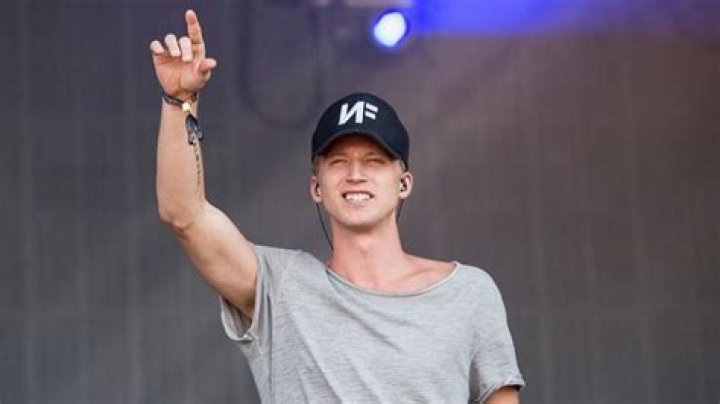 NF Net worth, Age Weight, Wife, Kids, BioWiki 2024 The Personage