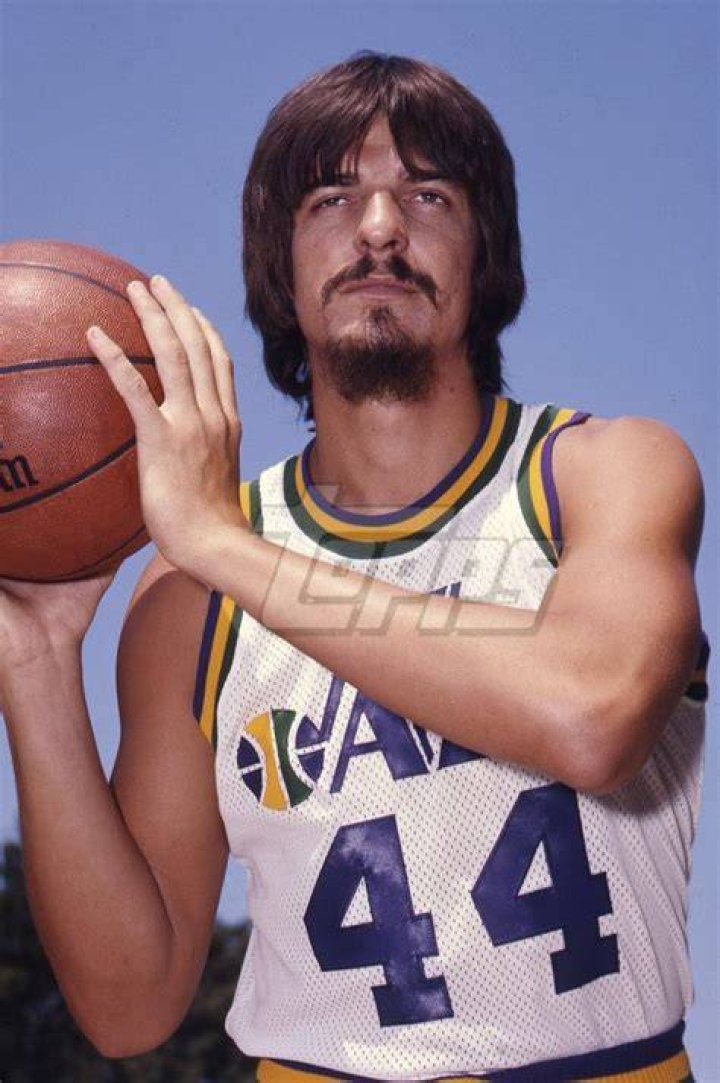 Pete Maravich: Basketball Player, Bio, Age, Wife, Death, Net Worth !