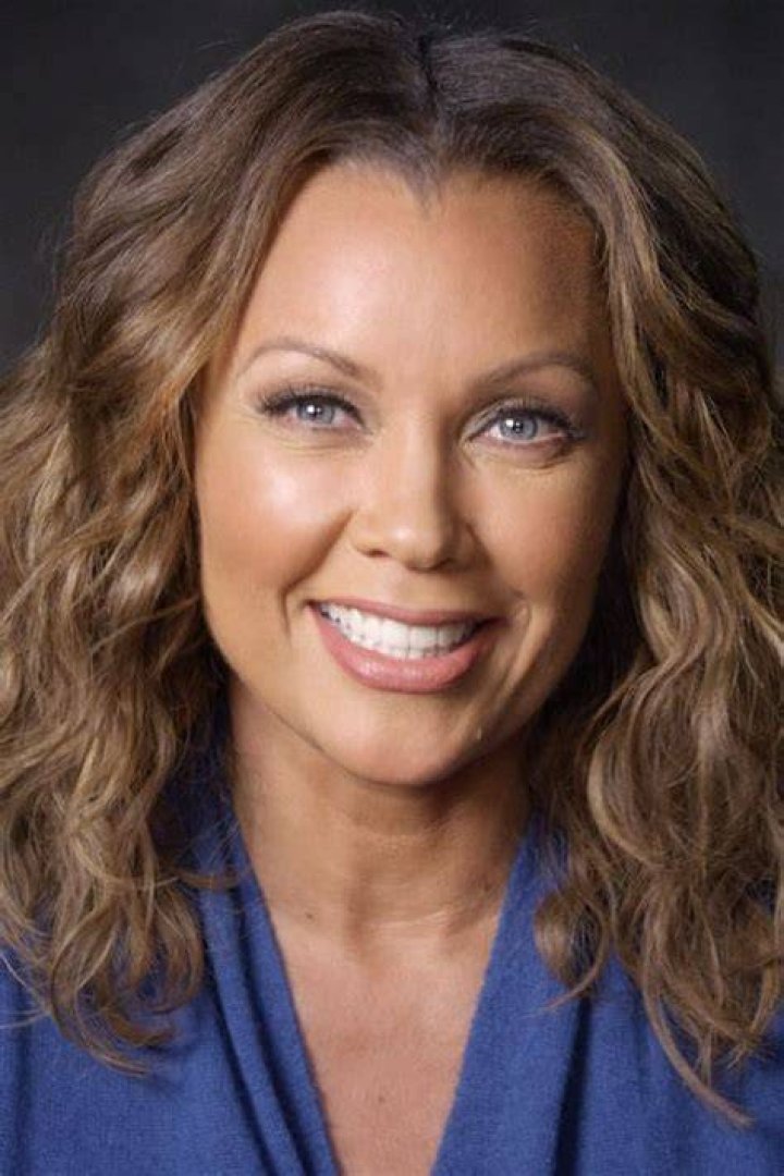 Photo Actress Vanessa Williams (L) and Devin Hervey arrive at the 43rd