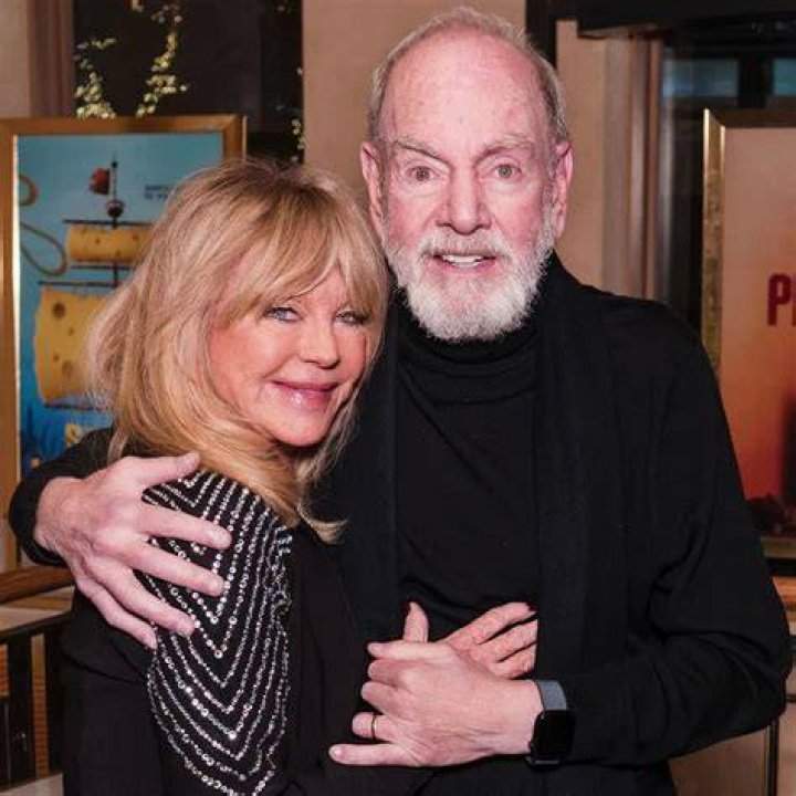 Photos from Goldie Hawn & Kurt Russell Romance Rewind E! Online